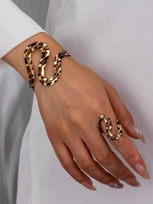 SHEIN Twisted Metal Bracelet + 1pc Ring, Fashionable