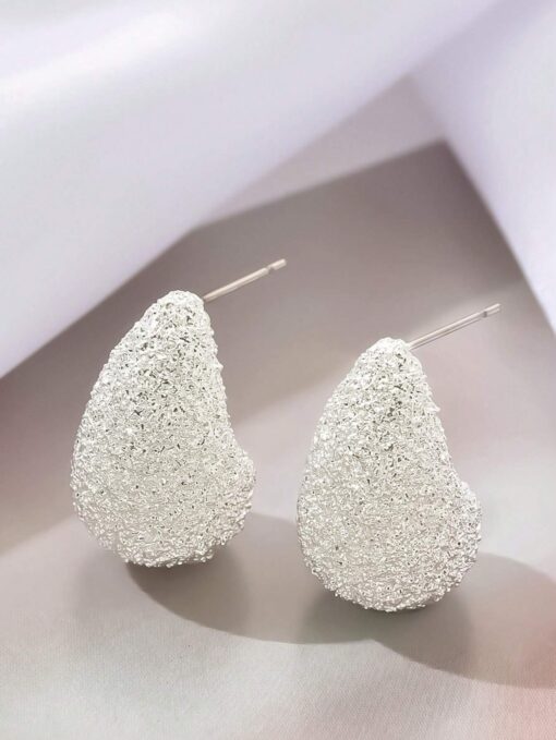Fashion Clip-On Earrings With Matte Metal Water